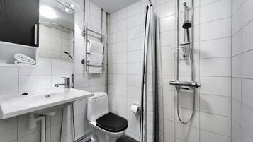 Studio, 1 yhden hengen sänky | Kylpyhuone | Suihku, hiustenkuivaaja, bidee, pyyhkeet