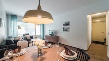 Lägenhet - 2 sovrum (for Six) | Skrivbord, strykjärn/strykbräda och gratis wi-fi