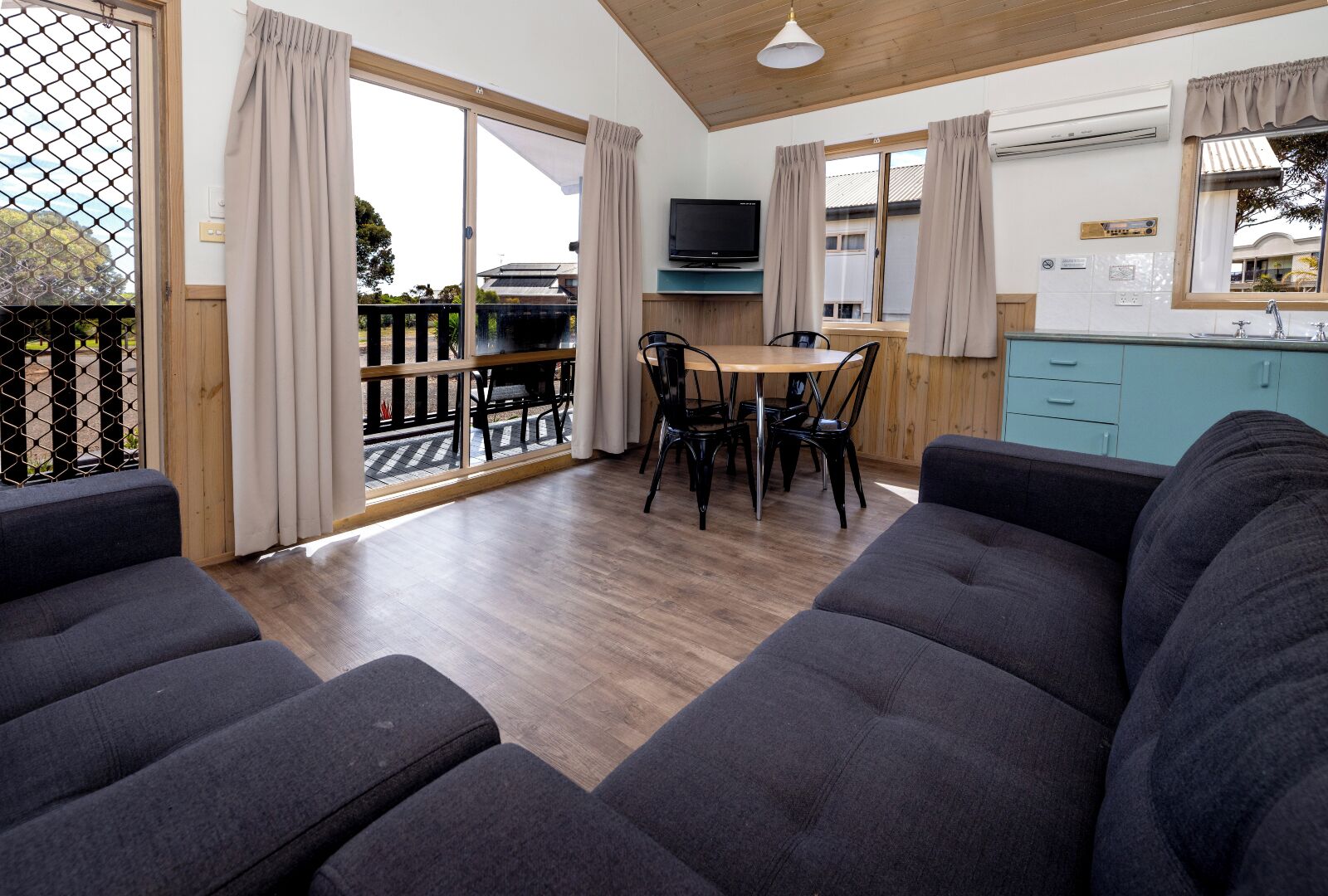 Executive-Ferienhütte (Maximum 6) | Essbereich im Zimmer