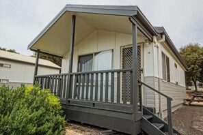 1 bedroom, iron/ironing board, free WiFi, bed sheets - BIG4 Port Hughes Holiday Park (Port Hughes)