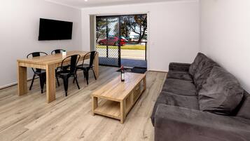 Villa, 1 Bedroom, Sea View | Living area