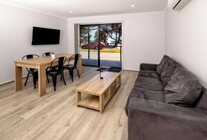 Villa, 1 Bedroom, Sea View | Living area