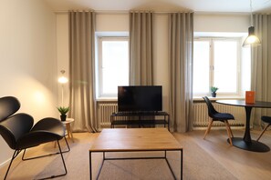 Basic Studio | Living area
