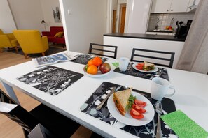 Flat-screen TV, DVD player - Forenom Serviced Apartments Helsinki Kruununhaka (Helsinki)
