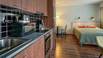 Monolocale (Apartment for Two) | 1 camera, una scrivania, ferro/asse da stiro, Wi-Fi gratuito