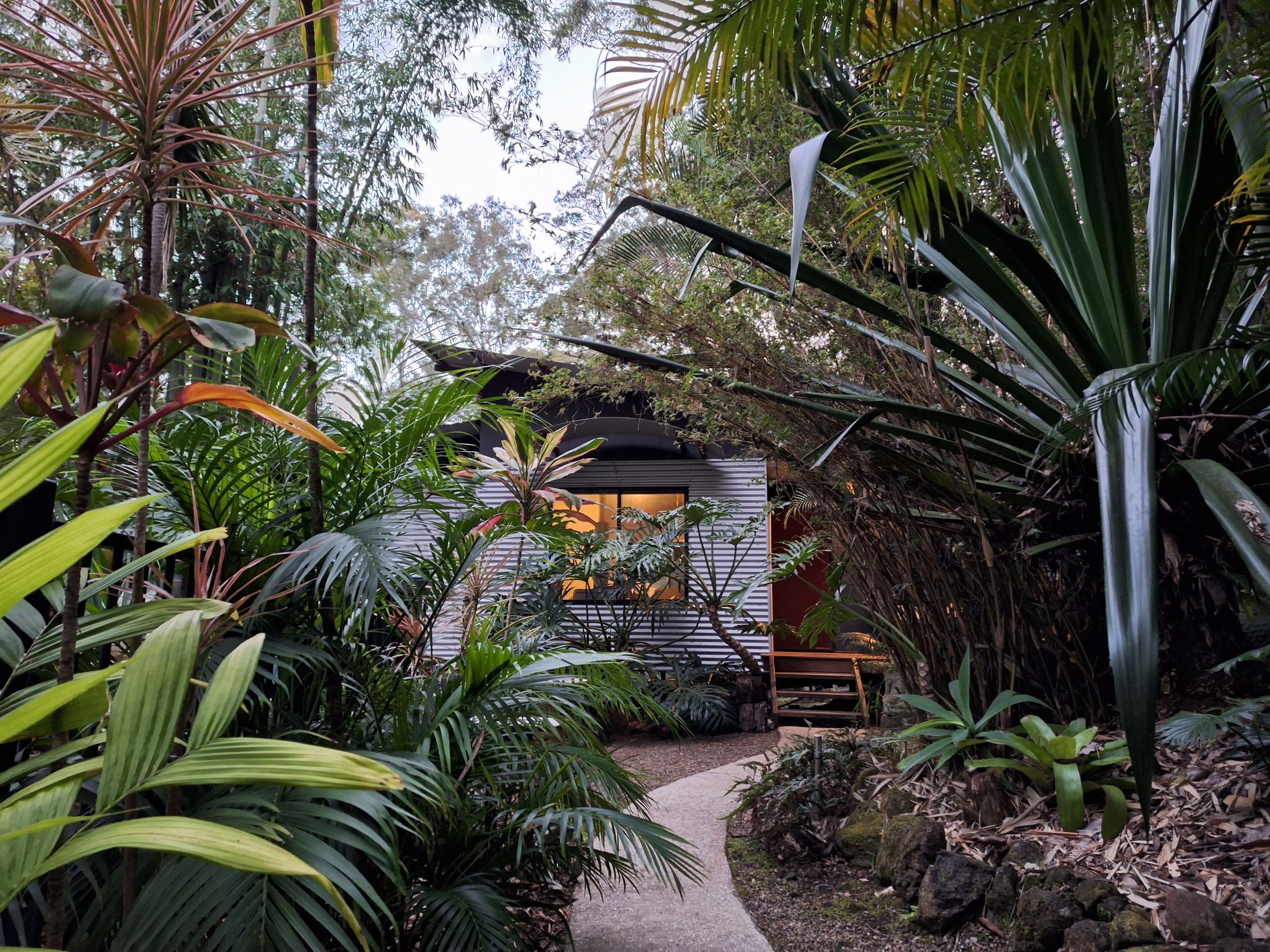 Bungalow Premier, 2 phòng ngủ, quang cảnh hồ bơi | Minibar, trang trí khác biệt, trang bị nội thất với thiết kế riêng biệt 