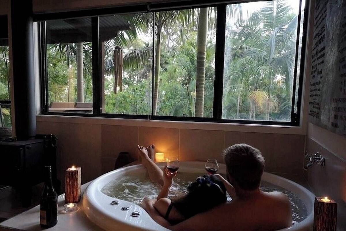 Private spa tub