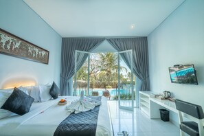 Deluxe Double Room, 1 Bedroom, Pool View, Poolside