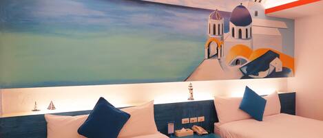 Free WiFi, bed sheets