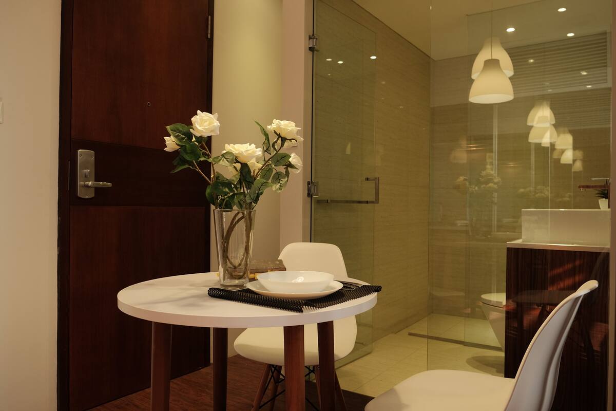 deluxe room, 1 king bed | room amenity