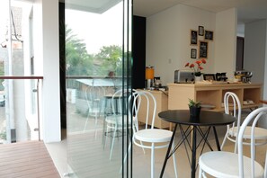 Coffee shop - Flat06 Tendean (Jakarta)