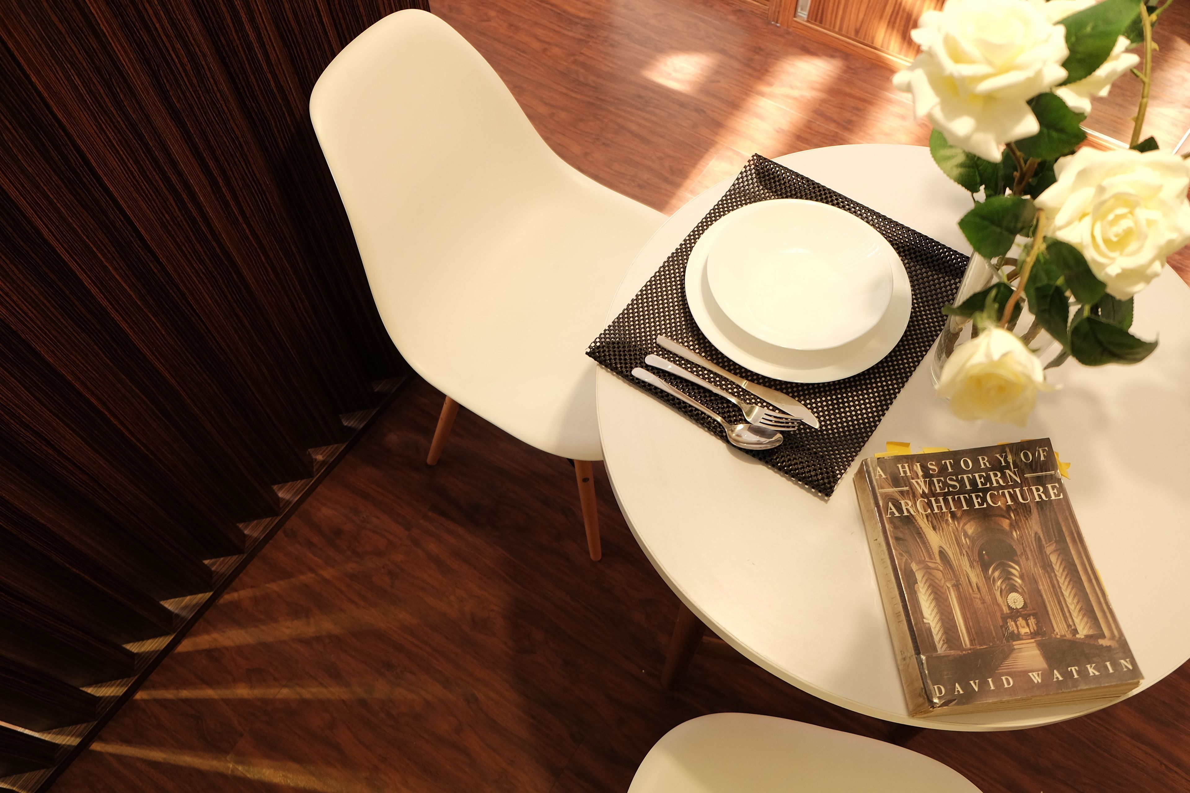 deluxe room, 1 king bed | in-room dining