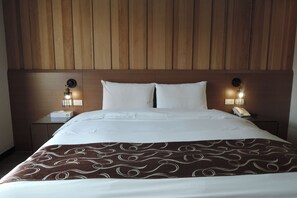 In-room safe, desk, soundproofing, free WiFi - Travel Art Inn (Chiayi City)