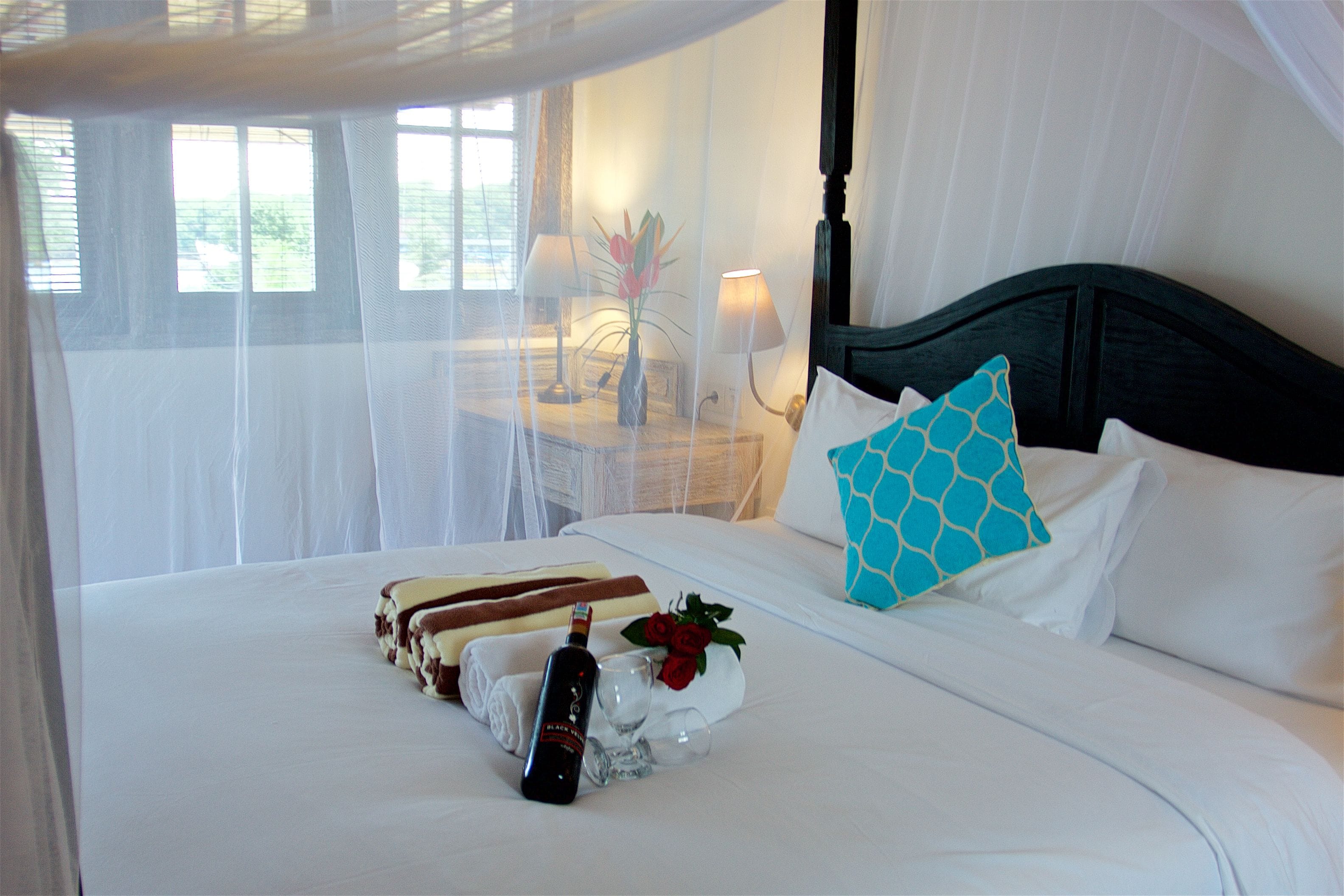 Suite (Apartment) | Minibar, in-room safe, desk, free WiFi