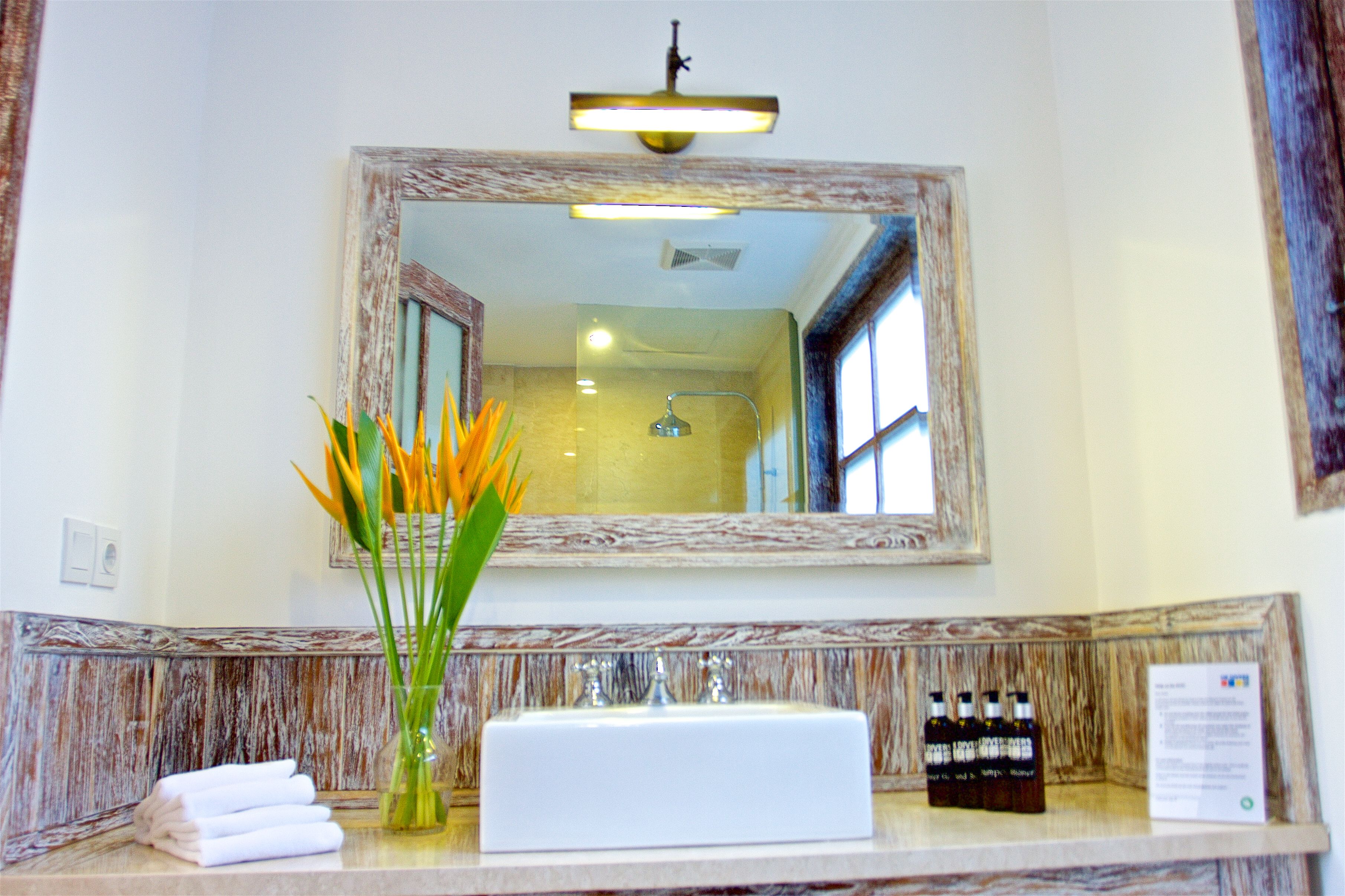 minibar, in-room safe, desk, free wifi