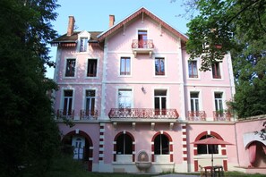 Front of property - La Font Vineuse (Saint-Pierre-d'Argencon)