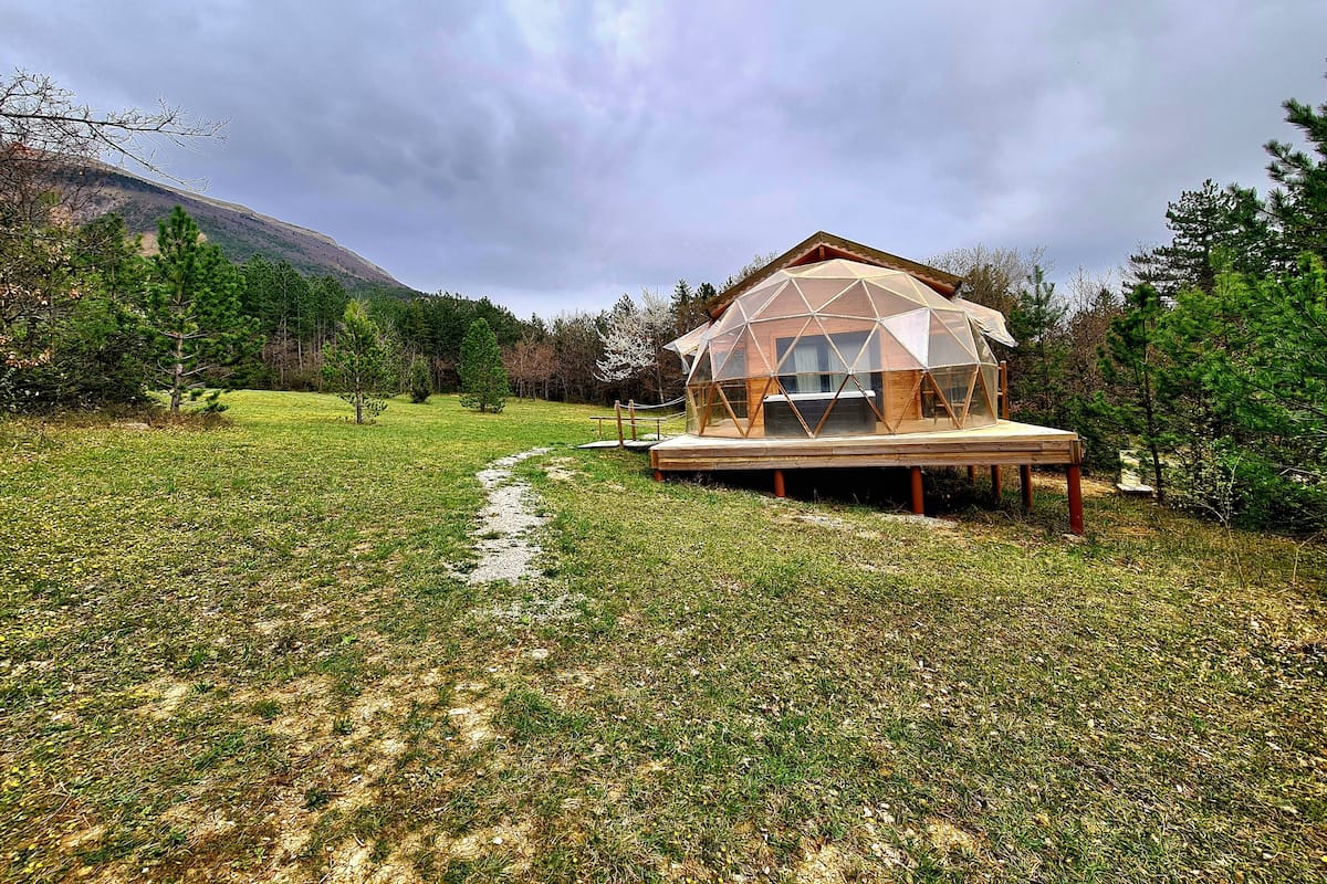 Double Room, 1 Queen Bed | Blackout curtains, soundproofing, free WiFi, bed sheets