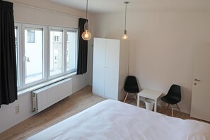 Desk, cribs/infant beds, free WiFi - De Loft (Veurne)