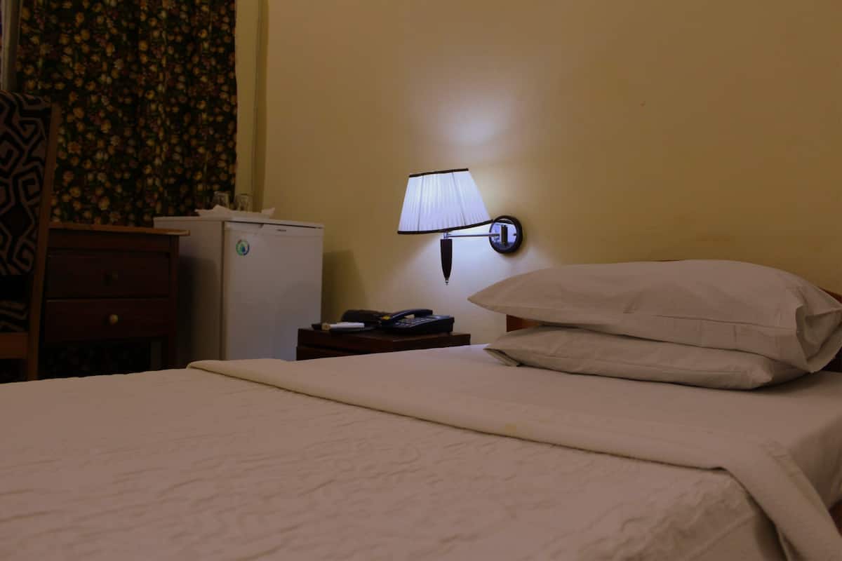 Economy Twin Room, 1 Bedroom (Budget) | In-room safe, free WiFi, bed sheets