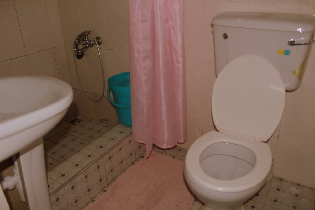 Combined shower/bathtub, spring water bathtub, rainfall showerhead