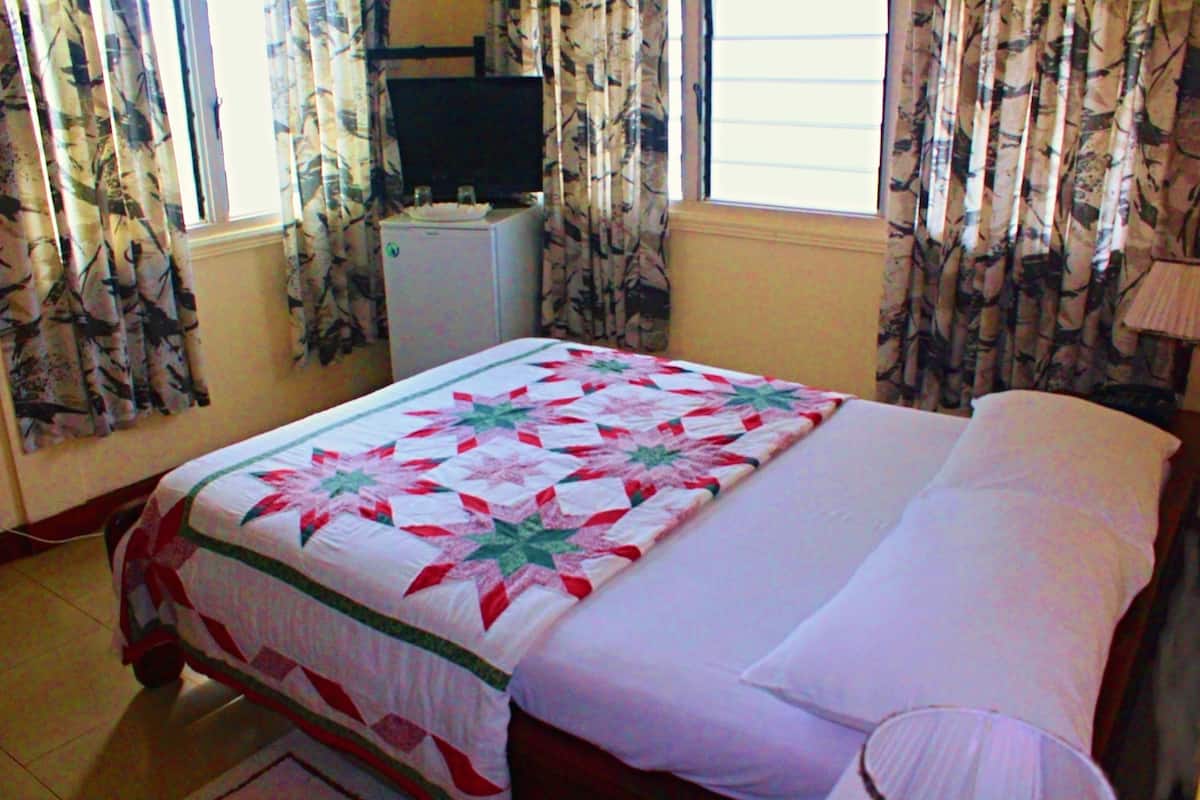 Basic Room | In-room safe, free WiFi, bed sheets