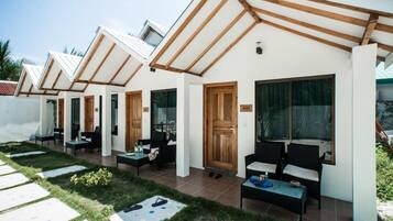 Deluxe Double or Twin Room | Minibar, in-room safe, iron/ironing board, free cots/infant beds