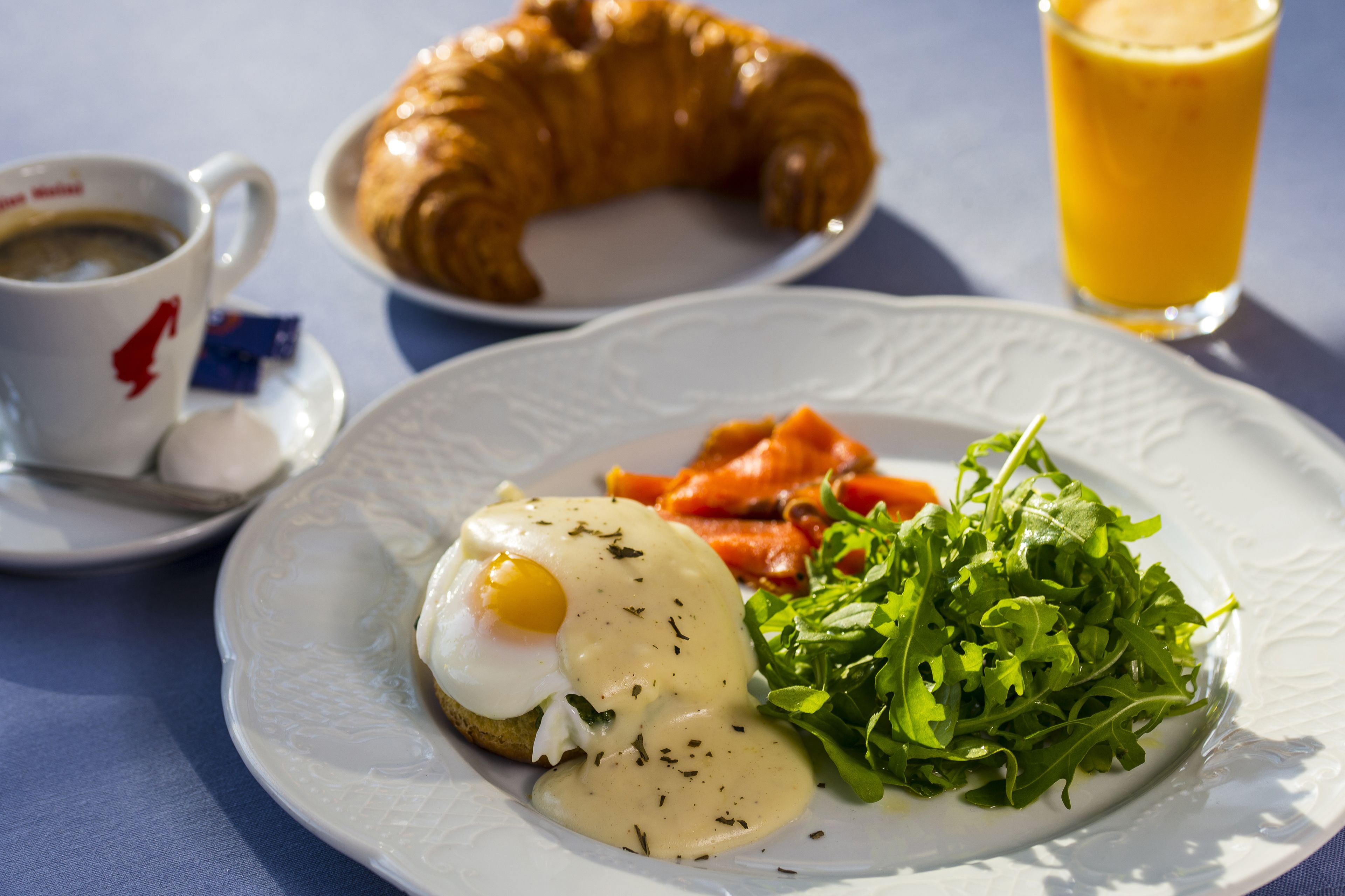 daily buffet breakfast (eur 30 per person)