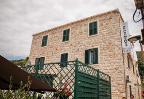 Fachada da propriedade