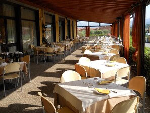 Aperto a cena