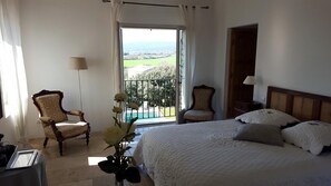 Comfort Villa | Premium bedding, pillowtop beds, in-room safe, individually decorated - Les Terrasses de Gordes (Gordes)