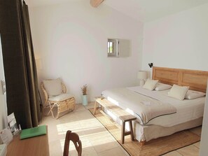 Comfort Room, 1 King Bed, Balcony, Pool View | Premium bedding, pillowtop beds, in-room safe, individually decorated