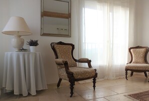 Habitación panorámica, 1 cama Queen size, vista a la alberca | Ropa de cama de alta calidad y camas con pillow-top