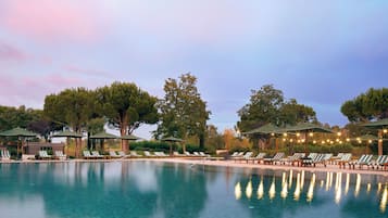 Utendørsbasseng, bassengtelt (inkludert) og solsenger