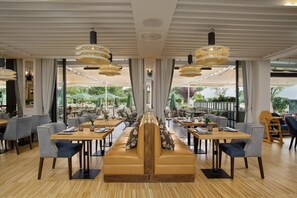 2 restaurants, lunch served - Hotel Camiral - The Leading Hotels of the World (Caldes de Malavella)