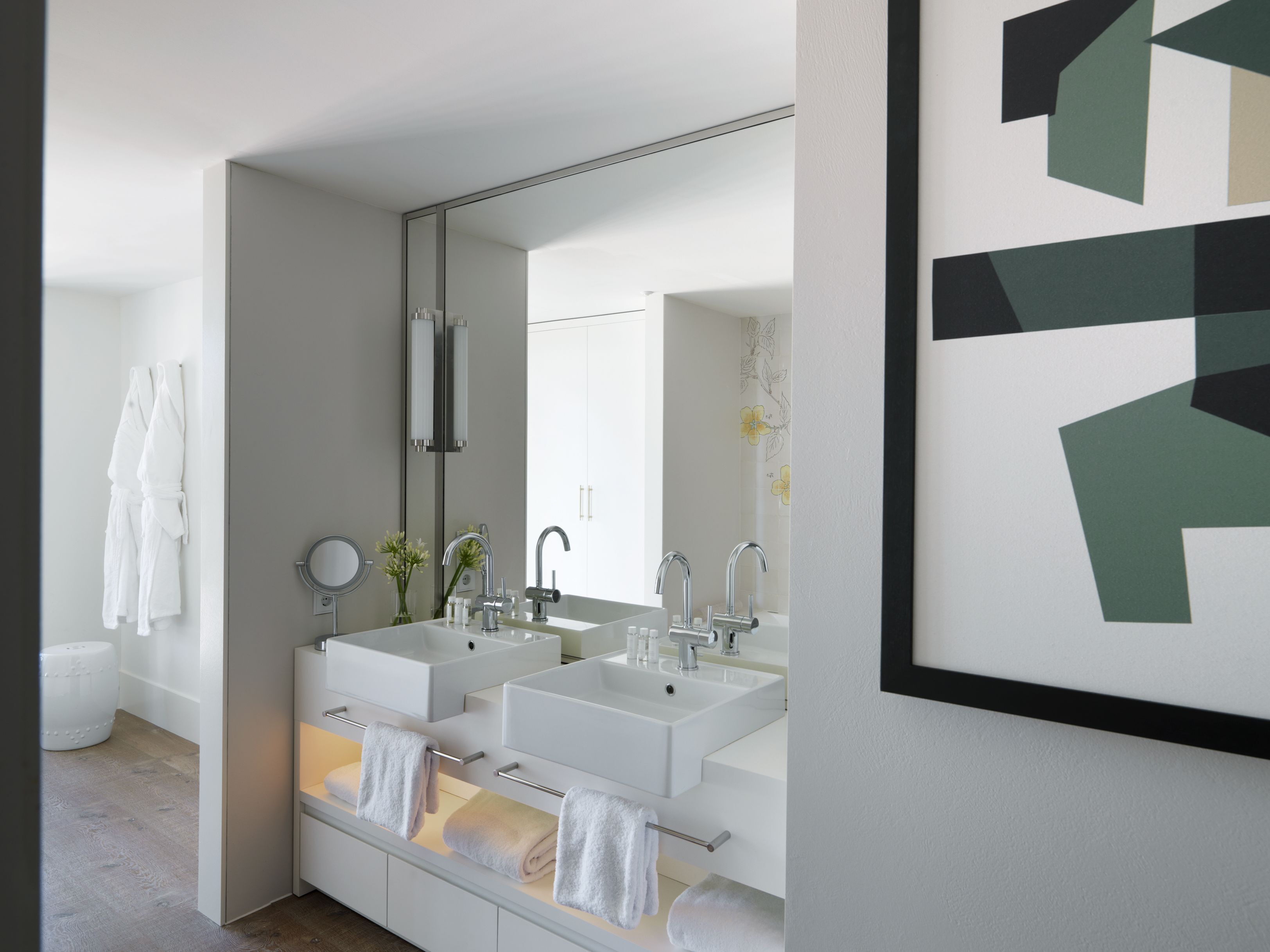 Bathroom | Free toiletries, hair dryer, bathrobes, slippers