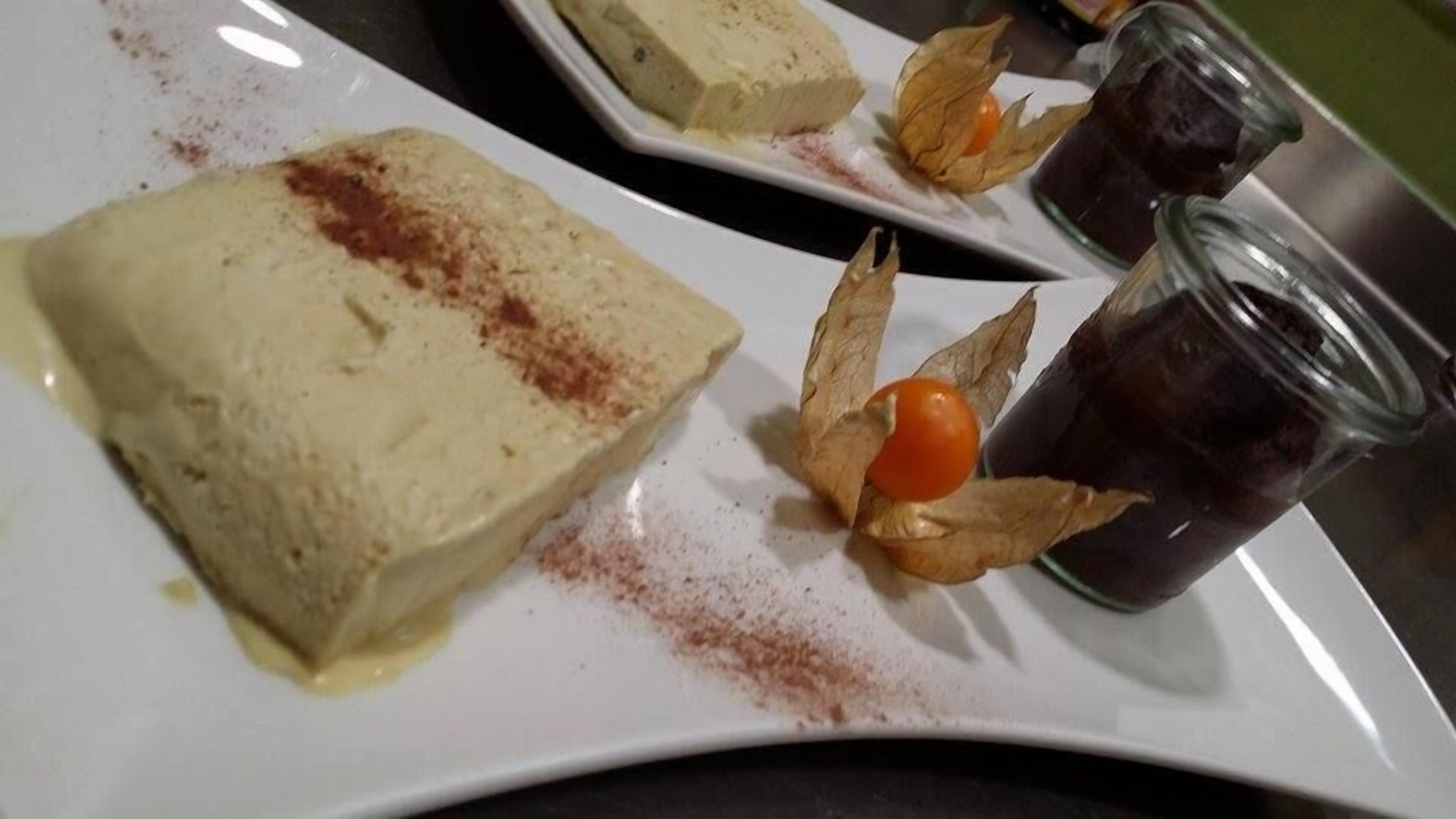 lunch and dinner served, regional cuisine