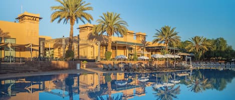 Indoor pool, 3 outdoor pools, pool umbrellas, pool loungers