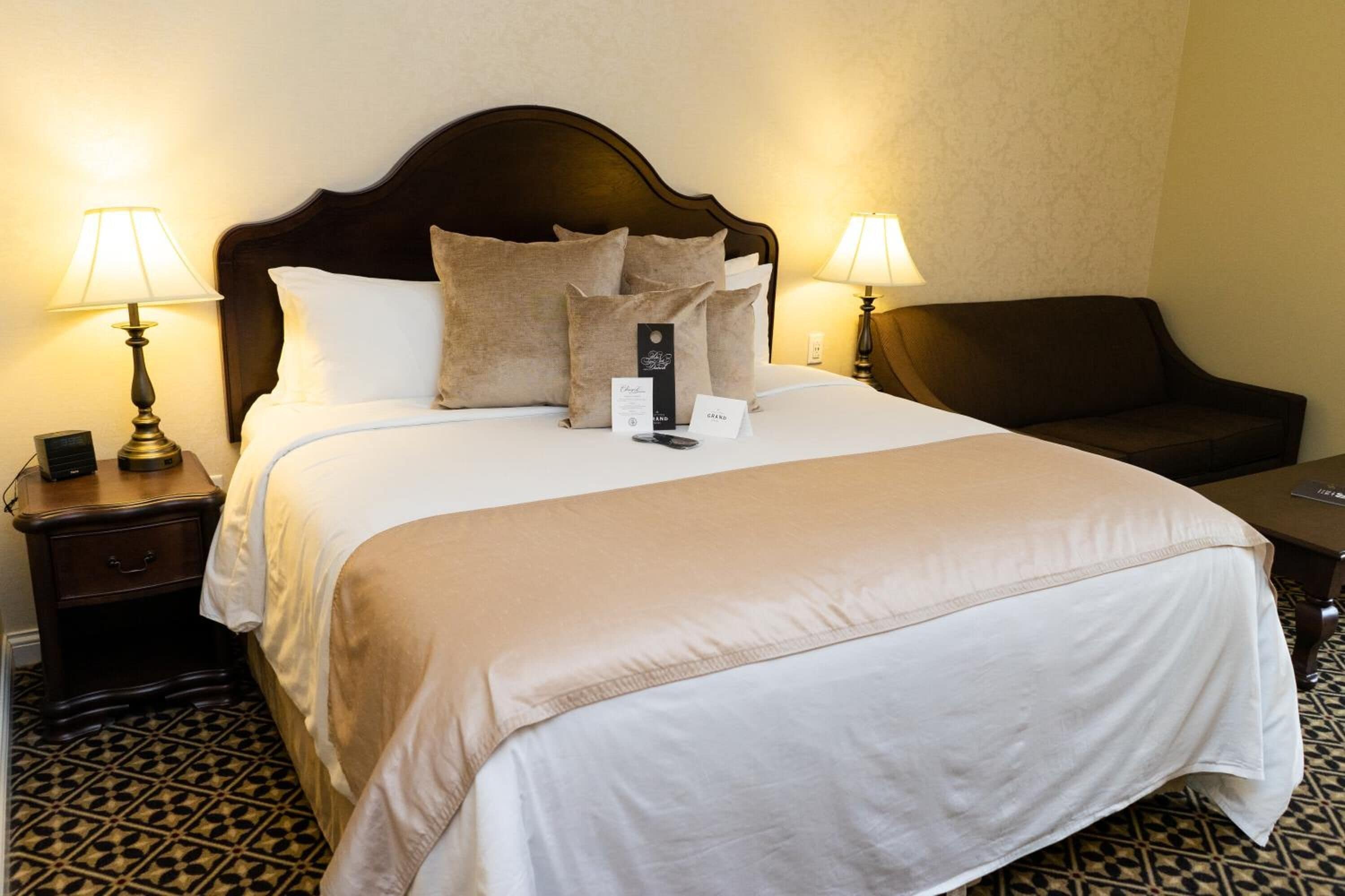 1 bedroom, premium bedding, pillow-top beds, desk