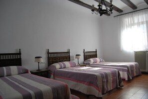 Ropa de cama de alta calidad, cunas, wifi gratis y ropa de cama 