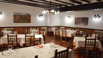 Ze serveren er ontbijt, lunch en diner