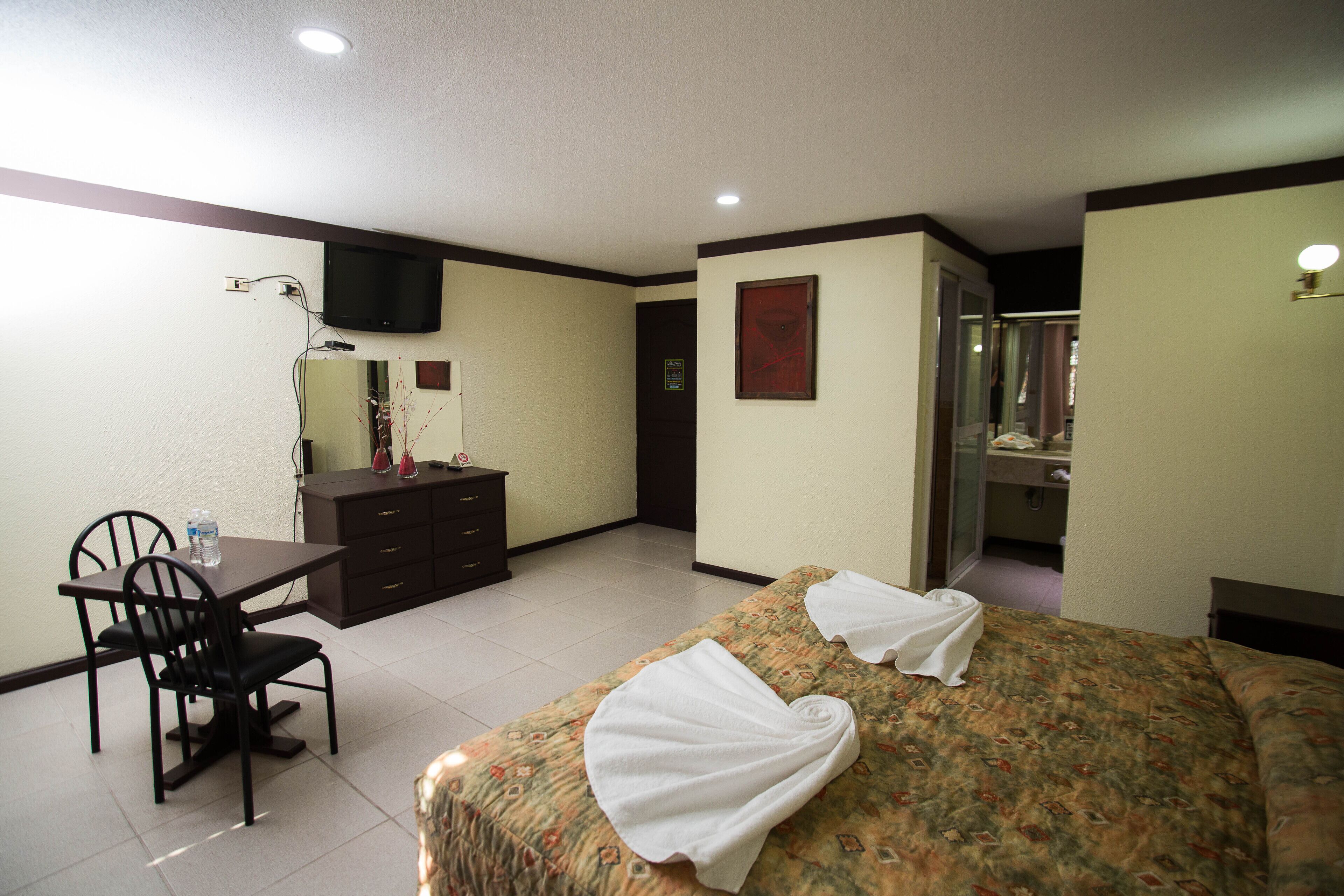 room, 1 king bed | desk, iron/ironing board, free wifi