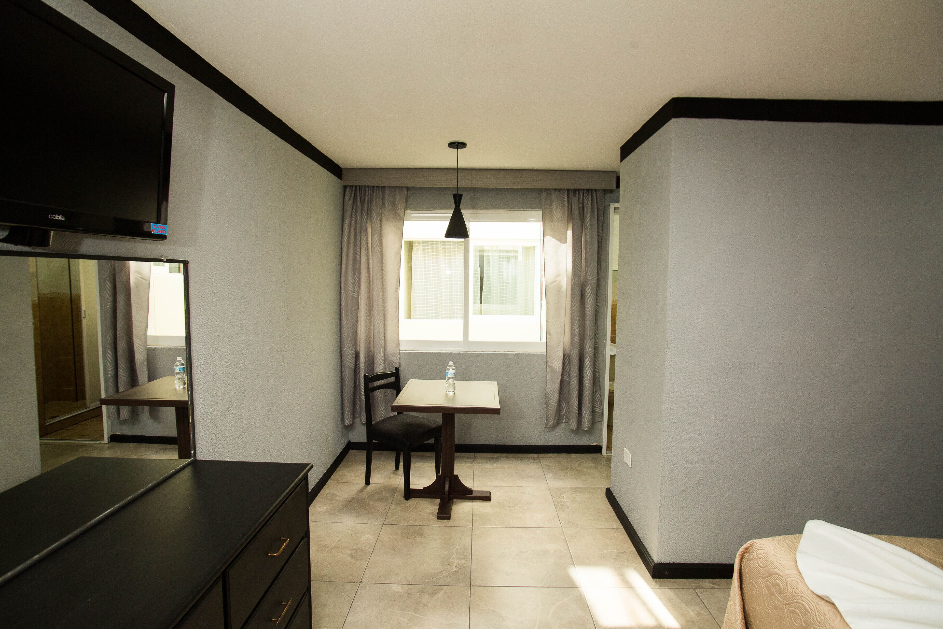 room, 1 double bed | desk, iron/ironing board, free wifi