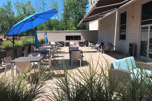 Courtyard by Marriott Montreal West Island/Baie D'Urfe