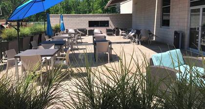 Courtyard by Marriott Montreal West Island/Baie D'Urfe
