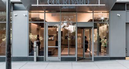 Courtyard Long Island City/New York Manhattan View