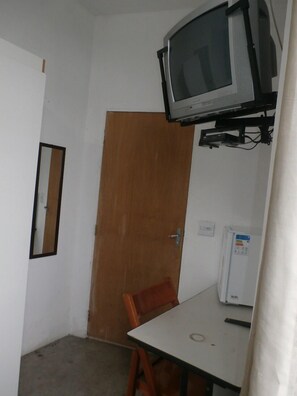 クラシック トリプルルーム 1 ベッドルーム | 高級寝具、WiFi (無料)、ベッドシーツ