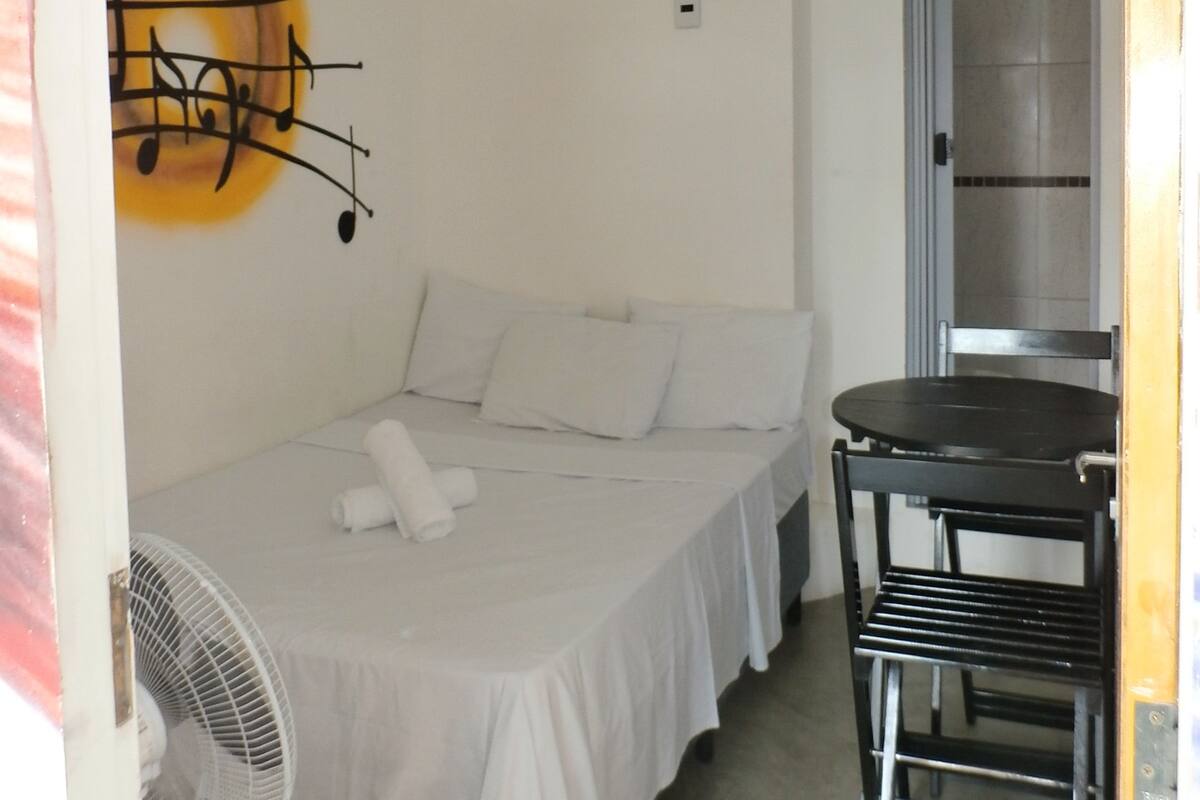 Traditional Suite, 1 Bedroom | Premium bedding, WiFi (free), bed sheets