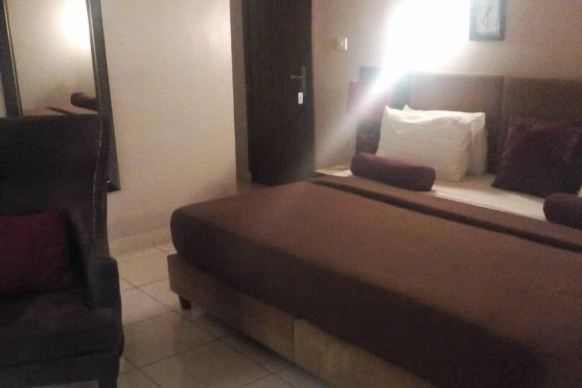 Desk, blackout curtains, free WiFi, bed sheets
