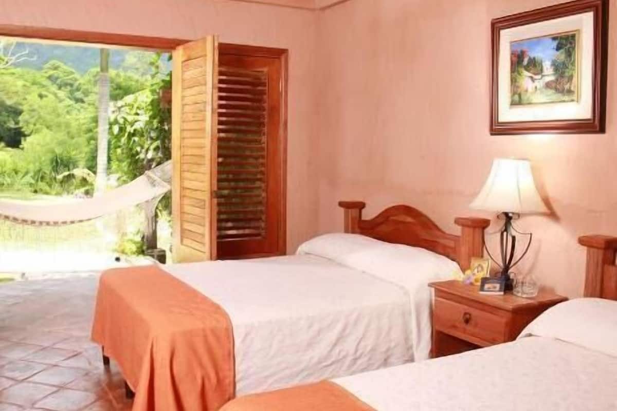 Individually decorated, free WiFi, bed sheets