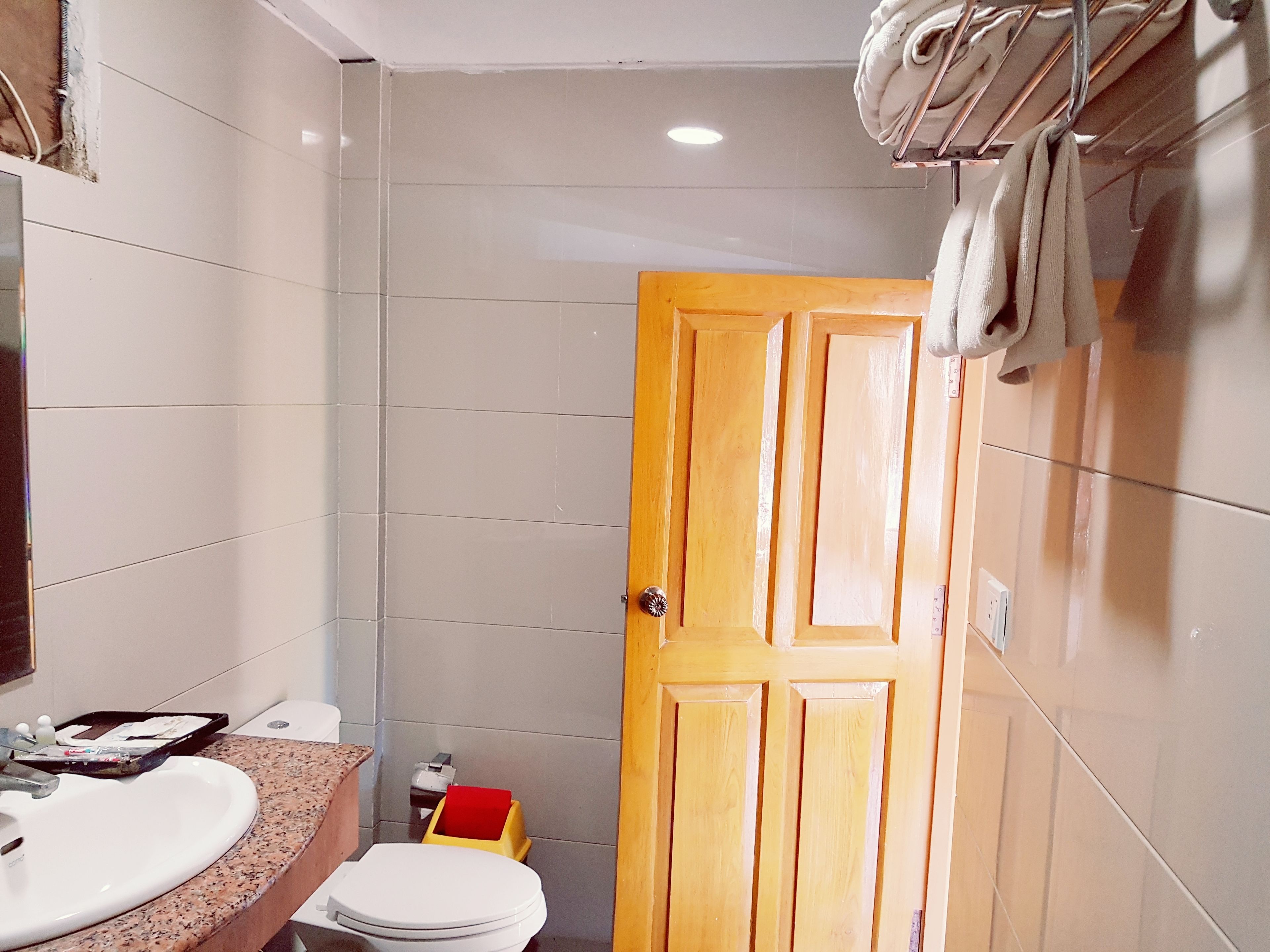 shower, free toiletries, hair dryer, slippers